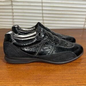 Ecco Women’s Laceless Black Patent Leather Sneakers Size 7
